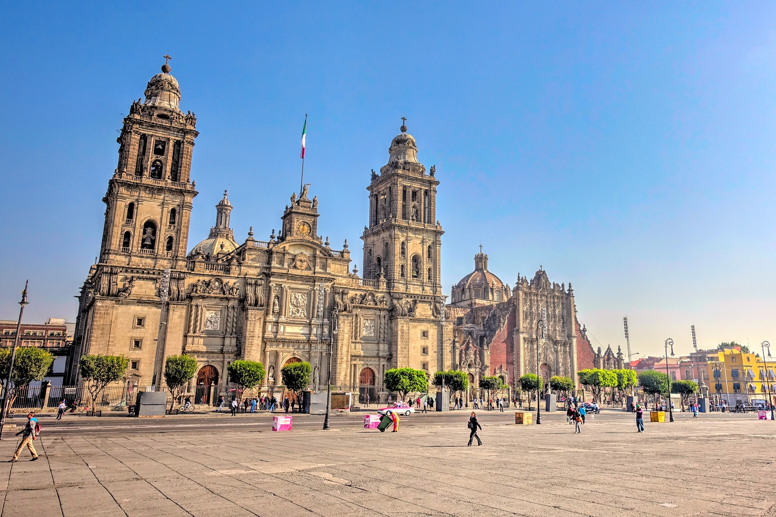 Iconic Mexico City travel destinations museums and vibrant local food scene